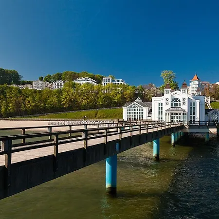 Bernstein Hotel
